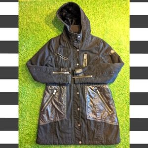 Vexy winter coat with pleather details
